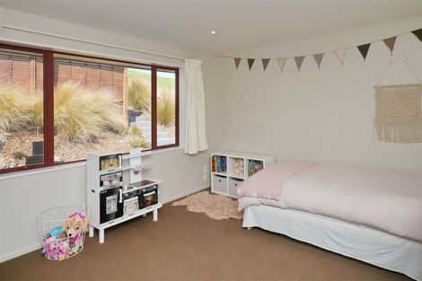 Photo of property in 1 Signal Hill Road, Mount Pleasant, Christchurch, 8081