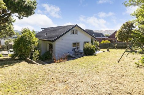 Photo of property in 7 Guadeloupe Crescent, Grenada Village, Wellington, 6037