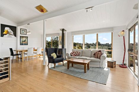 Photo of property in 797 East Coast Road, Northcross, Auckland, 0630