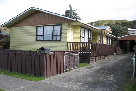 Photo of property in 287 Wellington Road, Wainuiomata, Lower Hutt, 5014