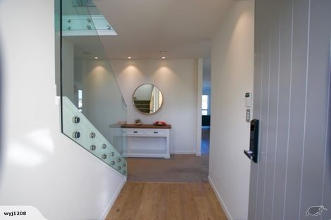 Photo of property in 104 Fairview Avenue, Fairview Heights, Auckland, 0632