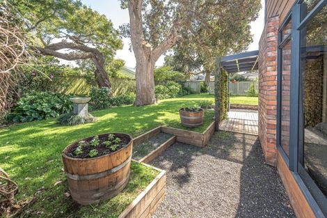 Photo of property in 21 Grey Street, College Estate, Whanganui, 4500