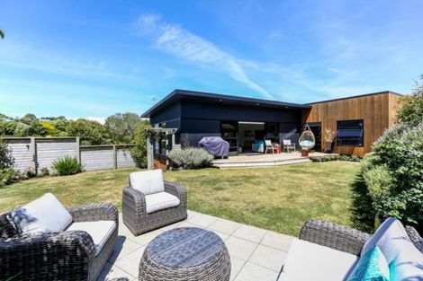 Photo of property in 51 Poplar Grove, Whalers Gate, New Plymouth, 4310