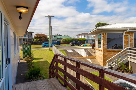 Photo of property in 1a Uenuku Avenue, Raglan, 3225