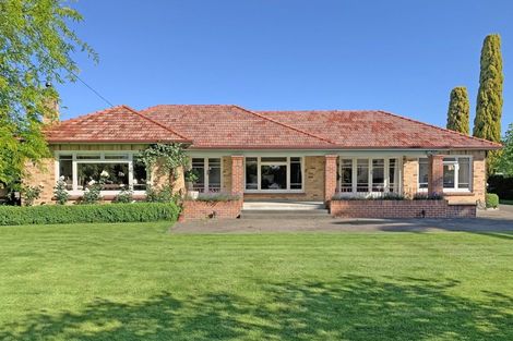 Photo of property in 2 Corwen Place, Mayfair, Hastings, 4122