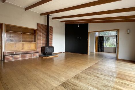 Photo of property in 295 Glenfield Road, Glenfield, Auckland, 0629