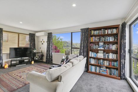 Photo of property in 21 Admiralty Street, Crofton Downs, Wellington, 6035