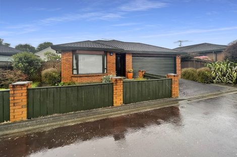 Photo of property in 2/358 Waiwhetu Road, Fairfield, Lower Hutt, 5011