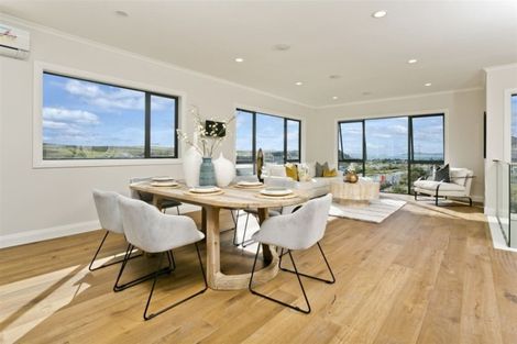 Photo of property in 14 Windlass Street, Long Bay, Auckland, 0630