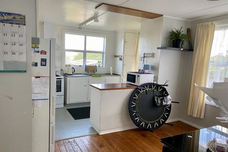 Photo of property in 21 Whanga Crescent, Titahi Bay, Porirua, 5022