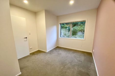 Photo of property in 5/61 Black Rock Road, Newlands, Wellington, 6037