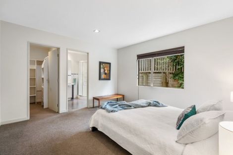 Photo of property in 68 Saddleback Rise, Murrays Bay, Auckland, 0630