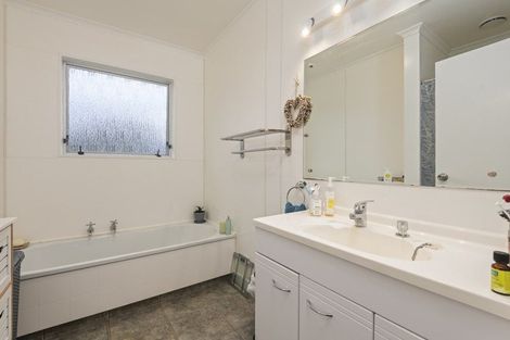 Photo of property in 24 Chadwick Place, Highbury, Palmerston North, 4412