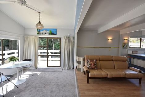 Photo of property in 1 Island View Terrace, Waikanae Beach, Waikanae, 5036