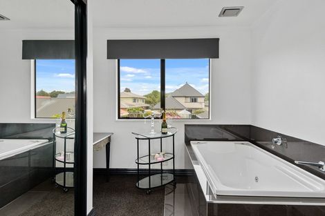 Photo of property in 41 Lowry Avenue, Redwood, Christchurch, 8051