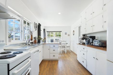 Photo of property in 10 Jarmey Place, Mangakakahi, Rotorua, 3015