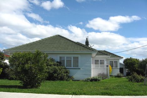 Photo of property in 32 Ranui Road, Stoke, Nelson, 7011