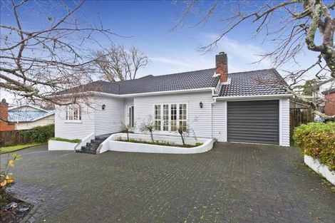 Photo of property in 18 Korau Road, Greenlane, Auckland, 1051