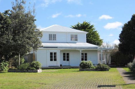 Photo of property in 16 Hamilton Crescent, Whitianga, 3510