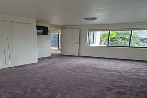 Photo of property in 1/36 Seaview Road, Castor Bay, Auckland, 0620