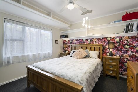 Photo of property in 4 Robert Grove, Paraparaumu, 5032