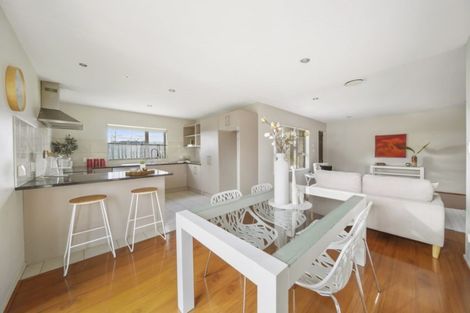 Photo of property in 7 John Broad Place, Flat Bush, Auckland, 2019