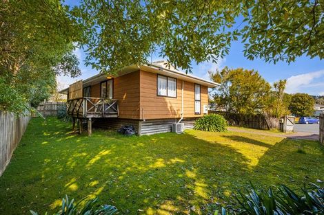 Photo of property in 1/64 Meadowvale Rise, Titirangi, Auckland, 0604