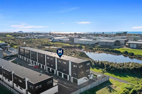 Photo of property in 12/22 Ashley Place, Papamoa Beach, Papamoa, 3118