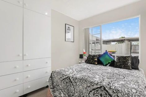 Photo of property in 3/63 Kenderdine Road, Papatoetoe, Auckland, 2025