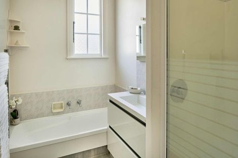 Photo of property in 107 Oroua Street, Eastbourne, Lower Hutt, 5013