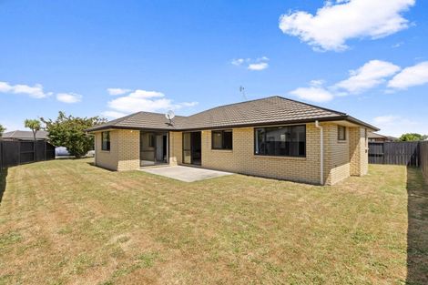 Photo of property in 13 Chadwick Place, Rototuna North, Hamilton, 3210