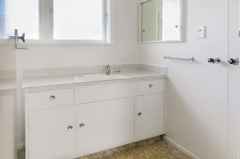 Photo of property in 25 Porutu Street, Fairfield, Lower Hutt, 5011