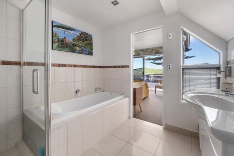 Photo of property in 44a Marine Parade, Mount Maunganui, 3116