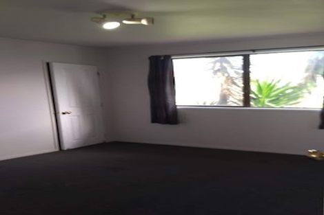 Photo of property in 16 Massine Place, Randwick Park, Auckland, 2105
