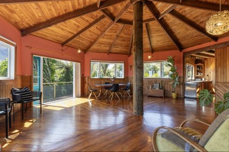 Photo of property in 86 Anawhata Road, Anawhata, New Lynn, 0772