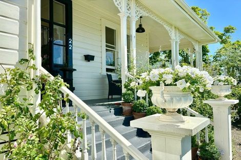 Photo of property in 22 Domain Road, Waipawa, 4210