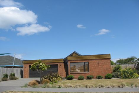 Photo of property in 15 Woodhaven Place, Parklands, Christchurch, 8083
