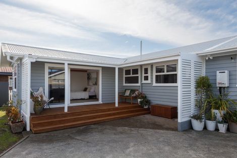 Photo of property in 10 Leon Street, Riverdale, Gisborne, 4010