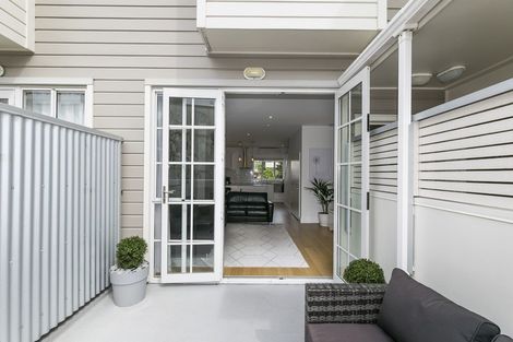 Photo of property in 43 Little George Street, Thorndon, Wellington, 6011