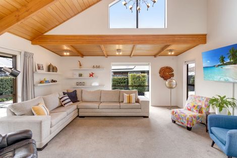 Photo of property in 21 Giles Place, Shirley, Christchurch, 8061