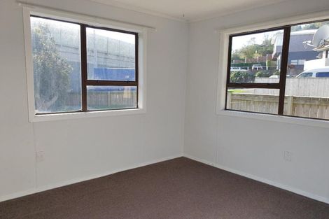 Photo of property in 55 Collins Avenue, Tawa, Wellington, 5028