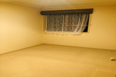 Photo of property in 17a Lesa Annis Place, Henderson, Auckland, 0612