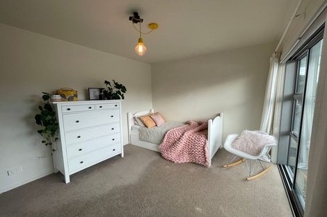 Photo of property in 48 Christian Road, Swanson, Auckland, 0614