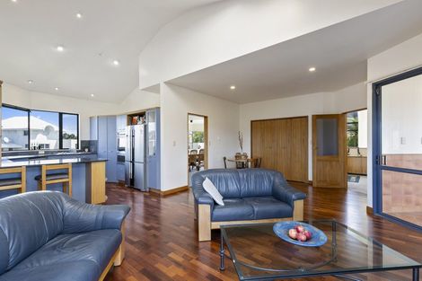 Photo of property in 19 George Gee Drive, Korokoro, Lower Hutt, 5012