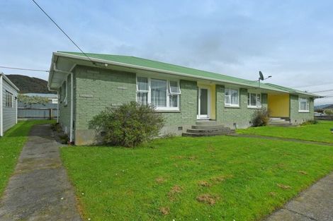 Photo of property in 12/11 Glen Alice Grove, Naenae, Lower Hutt, 5011