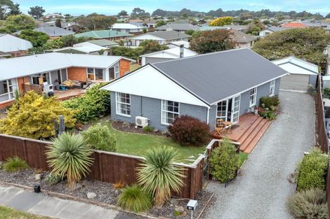 Photo of property in 19 Endeavour Street, North New Brighton, Christchurch, 8083