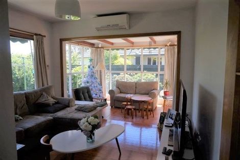 Photo of property in 215 Memorial Avenue, Burnside, Christchurch, 8053