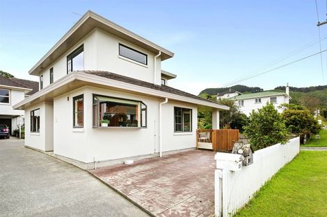 Photo of property in 23a Larsen Crescent, Tawa, Wellington, 5028