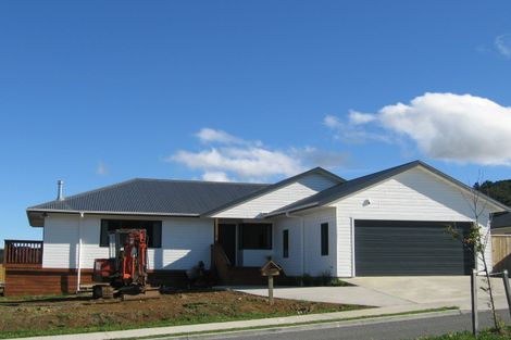 Photo of property in 102 Kirton Drive, Riverstone Terraces, Upper Hutt, 5018