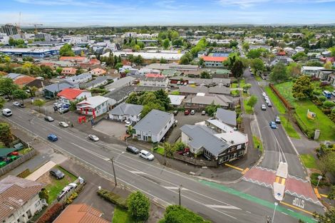 Photo of property in 82 Palmerston Street, Hamilton Lake, Hamilton, 3204